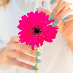 Dip Powder Gelish : Une alternative durable et élégante pour des ongles parfaits
