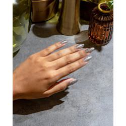 Dip Powder Gelish : Une alternative durable et élégante pour des ongles parfaits
