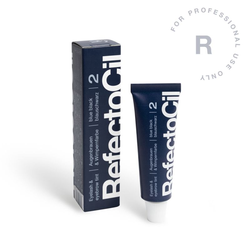 Couleur bleue pour des sourcils et un regard original avec cette teinture pour sourcils Couleur bleue pour des sourcils et un regard original avec cette teinture pour sourcils