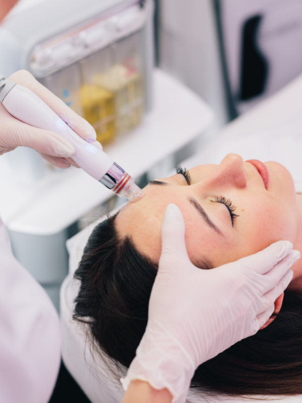 Des appareils pour les soins beauté visage avec Esthétique Market